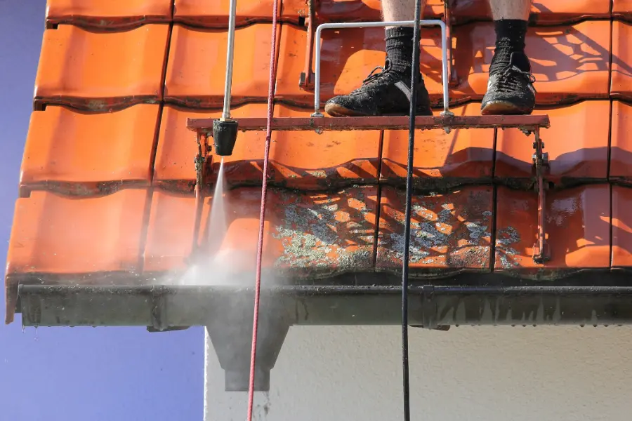 Affordable Commercial Gutter Cleaning in West Hartford, CT Affordable Commercial Gutter Cleaning in West Hartford, CT